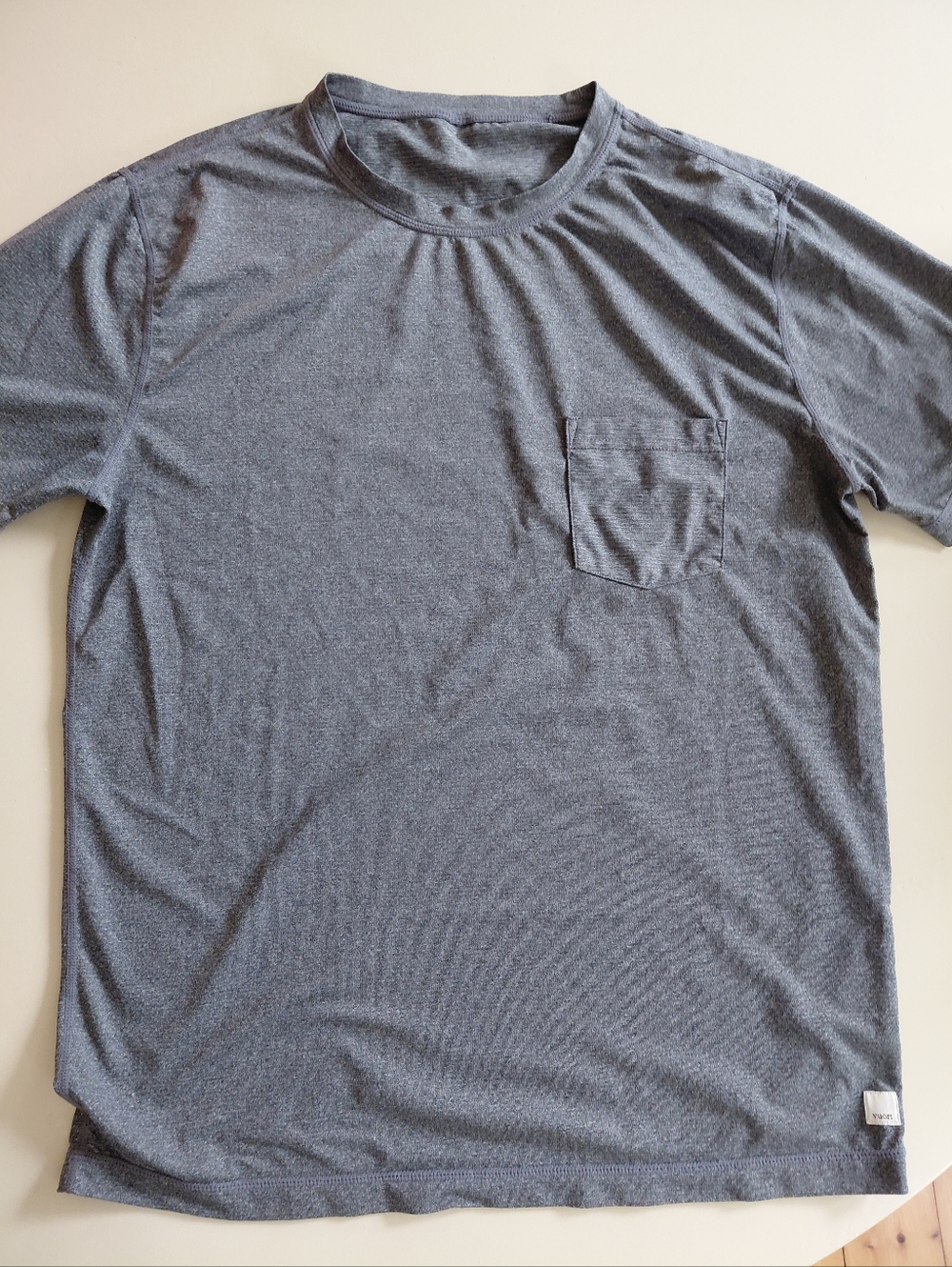 Vuori Mens M/L Tradewind Performance Pocket Tee Shirt Gray Athletic Gorpcore